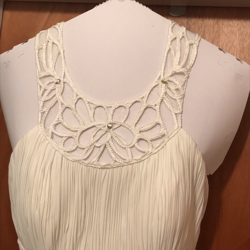 Wedding/Prom/Formal Gown - Picture 1 of 8
